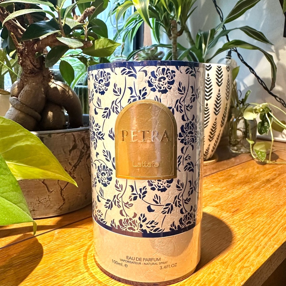 Lattafa Petra Eau de Parfum